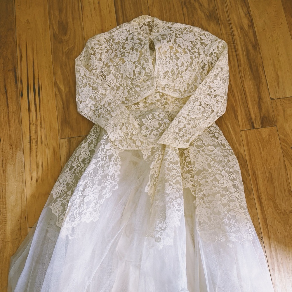 Antique 1950s Corrine Original wedding dress. Size XS/S.